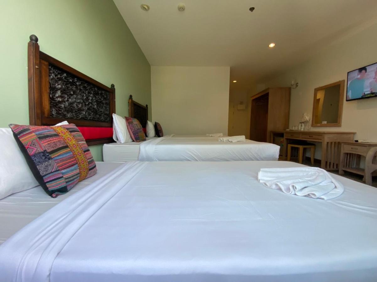At Ruam Chok Hotel Chiang Mai Zewnętrze zdjęcie