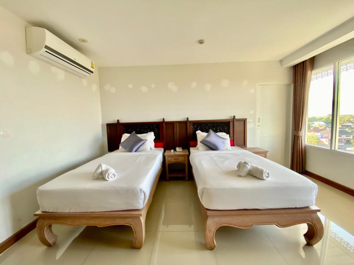 At Ruam Chok Hotel Chiang Mai Zewnętrze zdjęcie