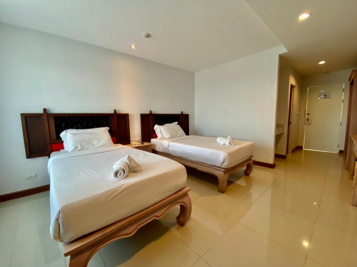 At Ruam Chok Hotel Chiang Mai Zewnętrze zdjęcie