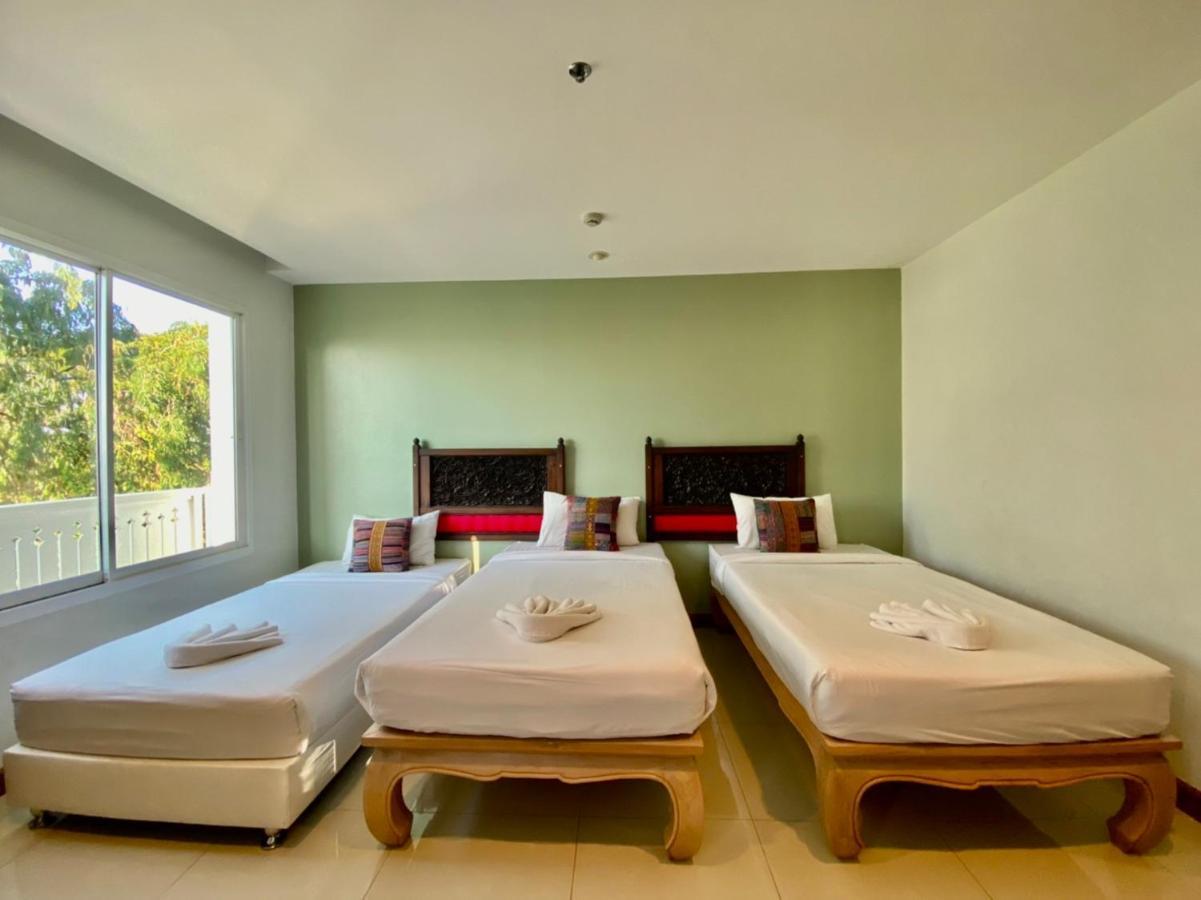 At Ruam Chok Hotel Chiang Mai Zewnętrze zdjęcie