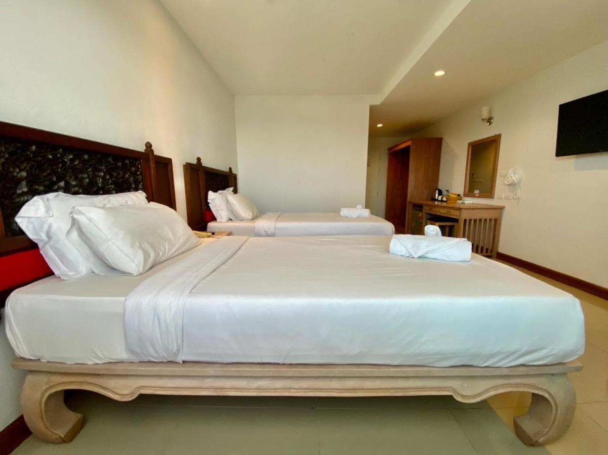 At Ruam Chok Hotel Chiang Mai Zewnętrze zdjęcie