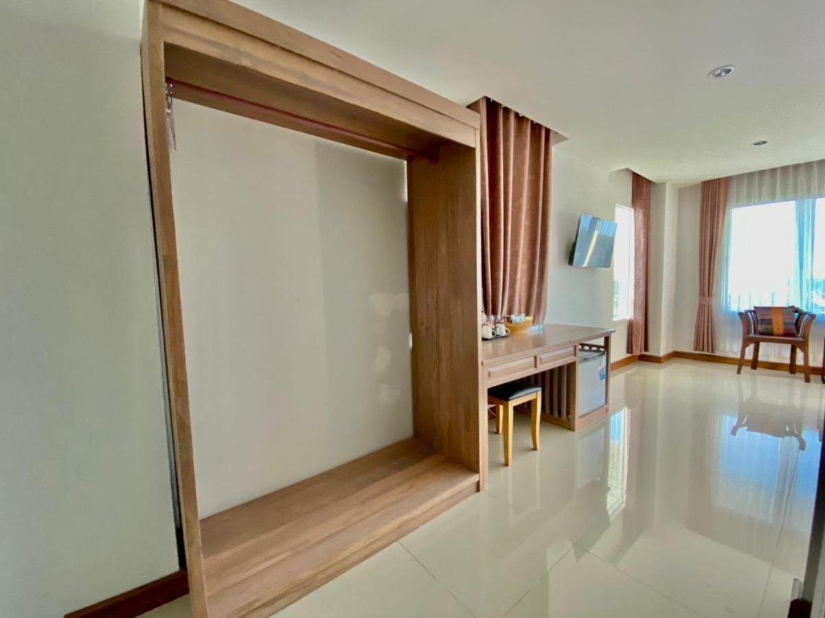 At Ruam Chok Hotel Chiang Mai Zewnętrze zdjęcie