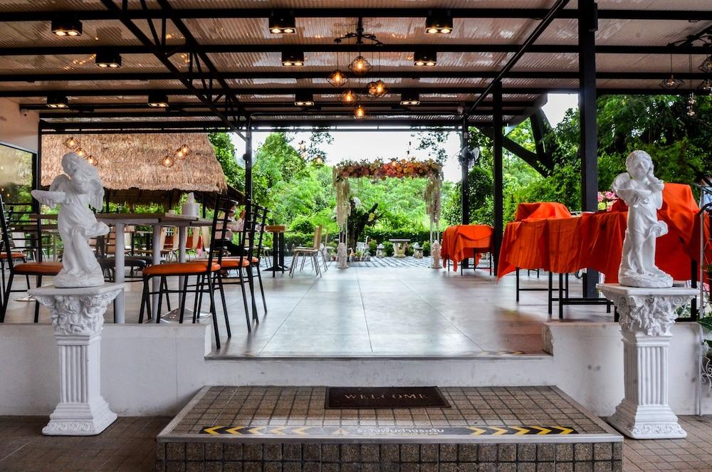 At Ruam Chok Hotel Chiang Mai Zewnętrze zdjęcie