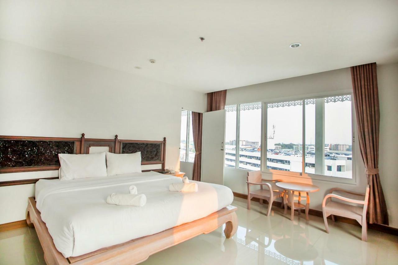 At Ruam Chok Hotel Chiang Mai Zewnętrze zdjęcie