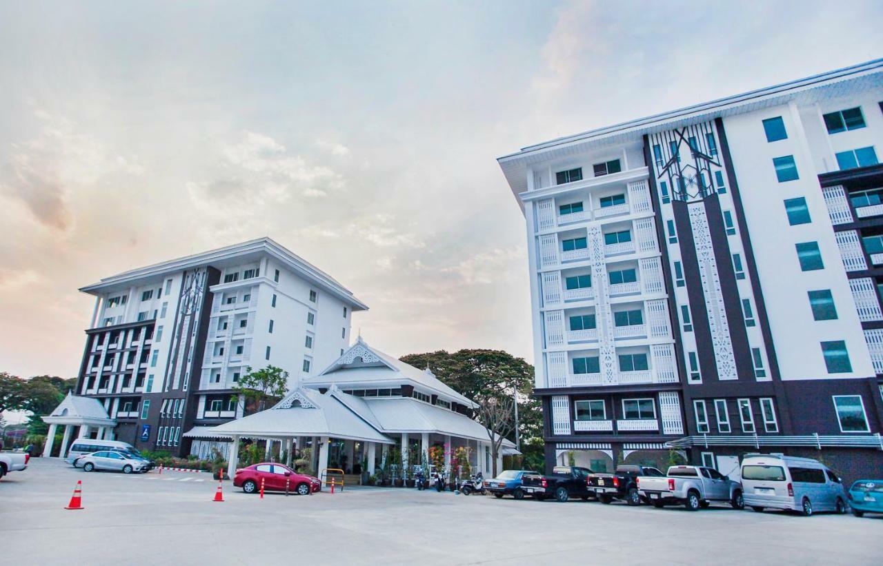 At Ruam Chok Hotel Chiang Mai Zewnętrze zdjęcie