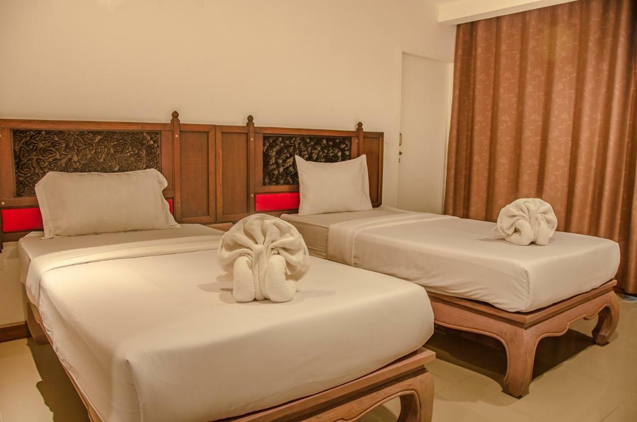 At Ruam Chok Hotel Chiang Mai Zewnętrze zdjęcie
