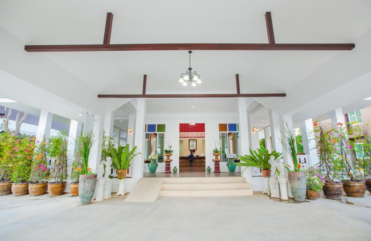 At Ruam Chok Hotel Chiang Mai Zewnętrze zdjęcie